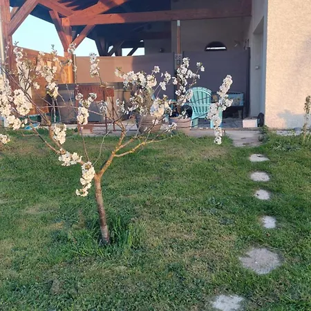 Le De La Tranquilite Holiday home *
